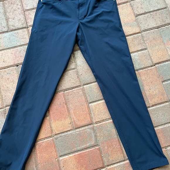 Lululemon navy blue slim fit pants 30/34 - Picture 2 of 4